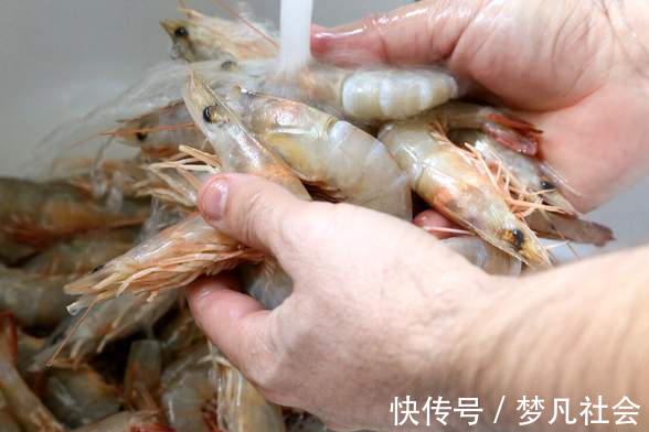 小龙虾|白灼虾用水煮就错了,试试不放一滴水,做出来Q弹鲜嫩无腥味