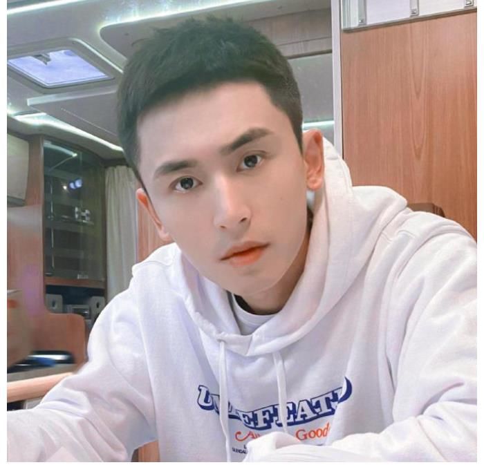 胡冰卿|失德艺人参加艺德培训班？陈赫董洁被指：娱乐圈整改第一批明星