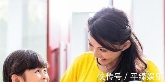 老婆|爸爸帮孩子补作业,遭老婆拍视频举报,这样的家庭教育不可取!