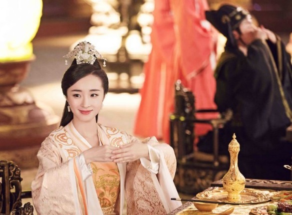 丈夫|她是武则天之外又一位女政治家,帮丈夫当上皇帝,37岁成为皇后