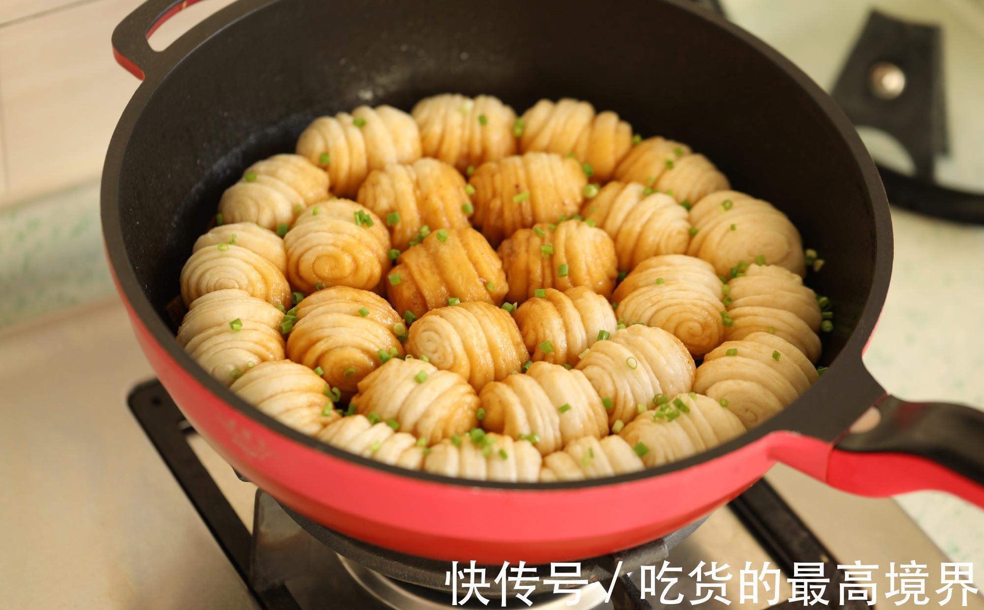 五花肉|焖卷子（一锅出）吸满了汤汁的花卷，一口一个，菜香，肉香，非常诱人！