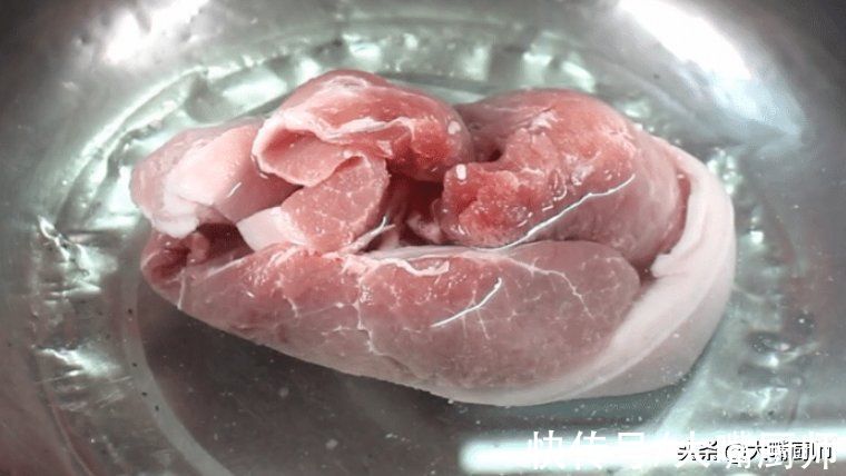 快速解冻肉别用开水煮，教你3个妙招，5分钟变软，和鲜肉一样好吃