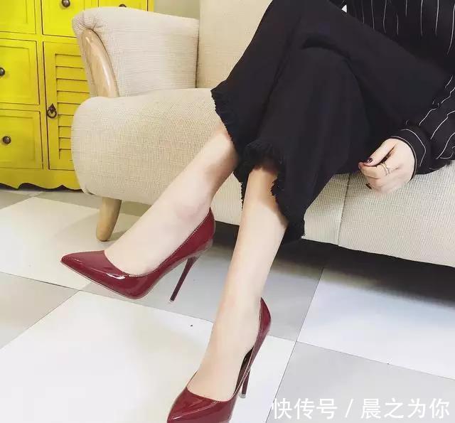 优雅 尖头高跟鞋,更是集优雅和性感于一体