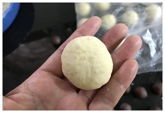 这个面包做法太简单了，不用整形，滚圆就好，放上3天也不硬