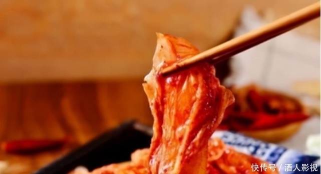 營養物質|骨質疏松的“加速器”公布,比煙酒更傷骨,醫生提醒:勸你管住嘴