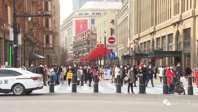 爱申活暖心春 ｜新年去哪沾牛气？景区迎来大客流，外滩金牛成主角！