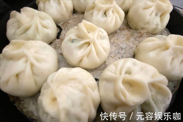 晶莹剔透|做水煎包，用淀粉还是面粉？教你一招，外焦里嫩，冰花晶莹剔透