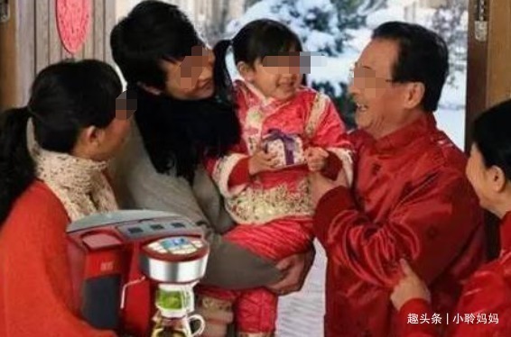 春节|过年给孩子压岁钱,是大年三十给还是等到大年初一大有讲究