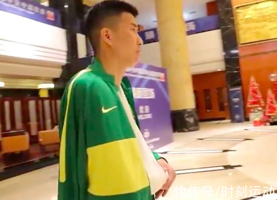 王剛|凌晨1點(diǎn)，國(guó)足離隊(duì)第1人出爐，李鐵愛將王剛骨折報(bào)銷無(wú)緣決戰(zhàn)日本