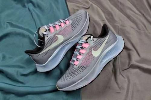 NIKE Air Zoom Pegasus 37 耐克最强平民跑鞋飞马37