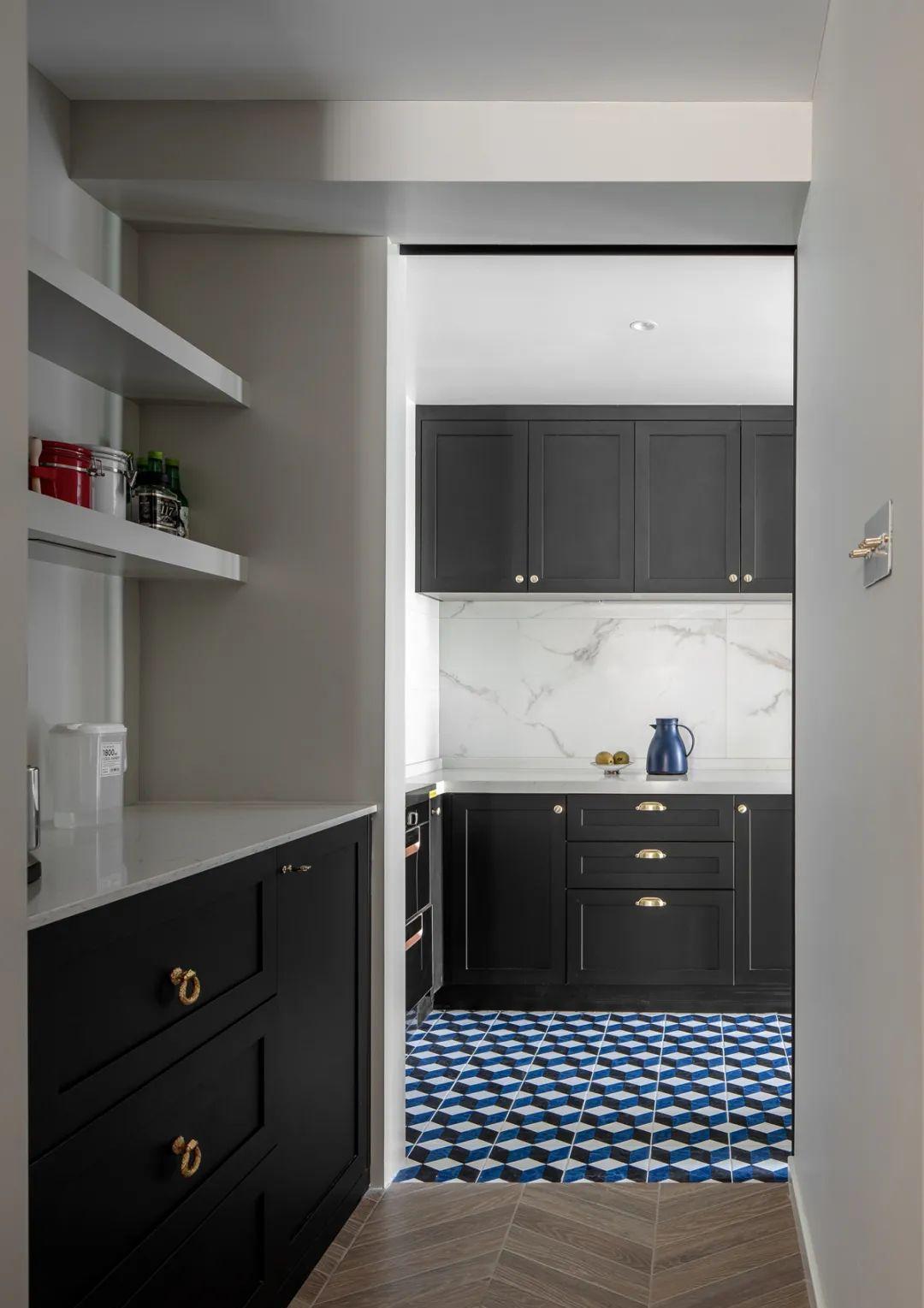 屋主|79平米混搭风格,客厅的壁炉电视墙,书房的隐形床,都是大制作!