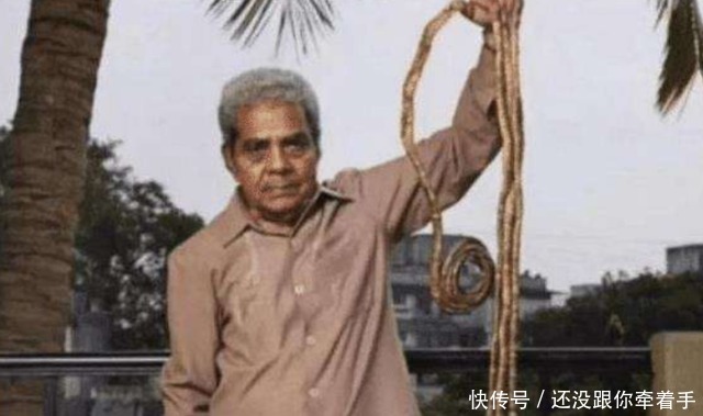 大爷|大爷留了44年的长指甲,捐给了博物馆,不料指甲被剪后发生意外