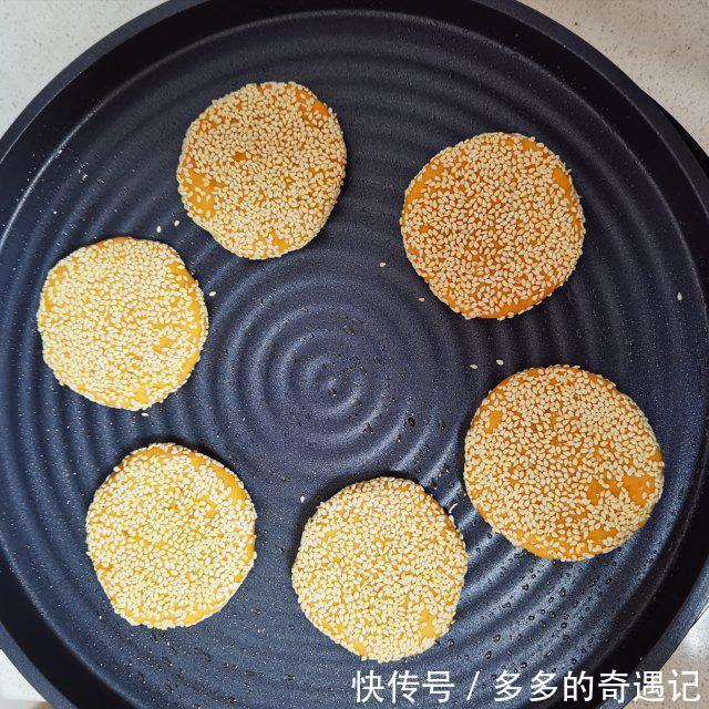 香甜可口|红薯芝麻饼,香甜可口,软糯好吃