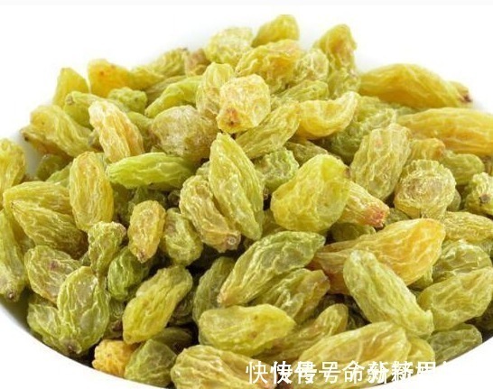 小零食|女性不想老的太快,睡前多吃3种“小零食”,皮肤嫩嫩的,气色好