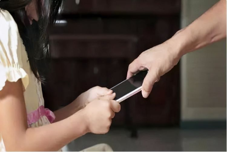 新手|孩子多大可以看电视？新手宝妈别着急，听听美国儿科学会怎么说