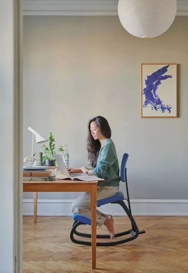 办公椅|居家第N天,某宝给我推了“盘腿神器”