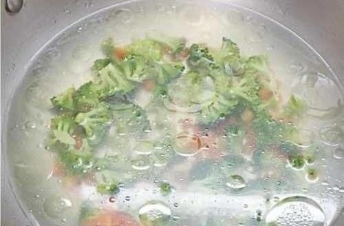 日常生活中|注意!日常生活中,一些表面看似孩子正常的表现,可能暗藏危险