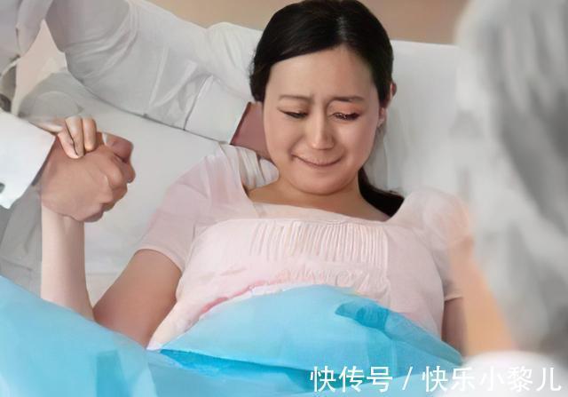 宝宝|生孩子的时候，妈妈喊得撕心裂肺，胎宝宝却偷偷做着3件事