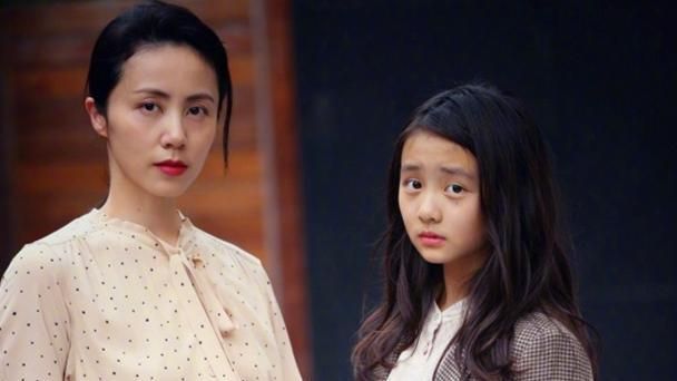 抬不|去参加家长会,穿衣打扮不能小觑!这三种父母会让娃“抬不起头”