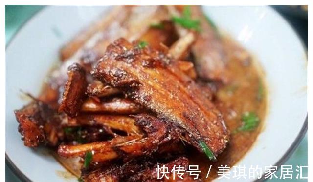 下厨|闺蜜带同事来家做客,我特意下厨做一桌菜招待,上桌后还说三道四