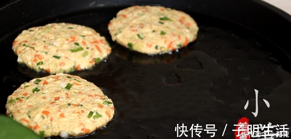 豆腐不要炒着吃了,教你懒人新吃法,5分钟做出全家人的早餐