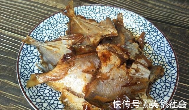 记着夏季多吃鱼，教你鲳鱼的美味做法，软香入味，鲜香不腥