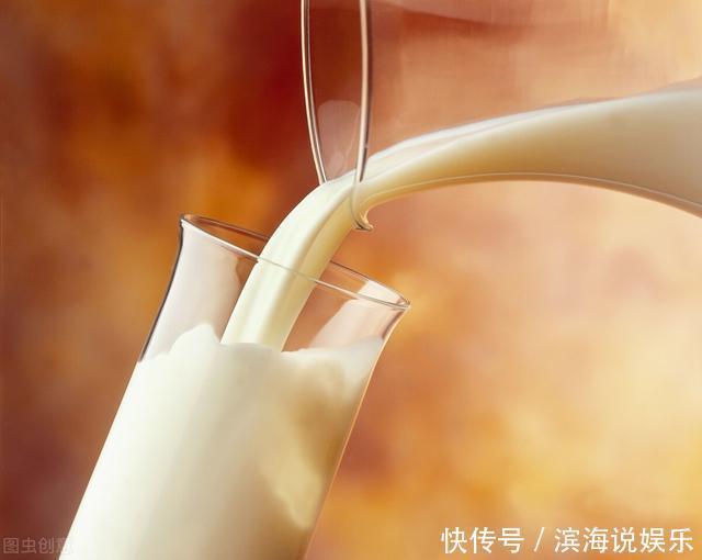 纯牛奶加热的正确方法是?盒装和袋装有啥区别?今天一次讲清楚