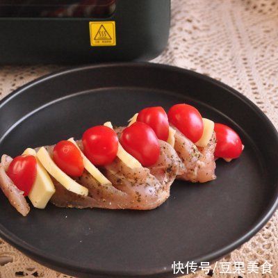 挑战赛|#安佳马苏里拉芝士挑战赛#番茄乳酪烤鸡胸