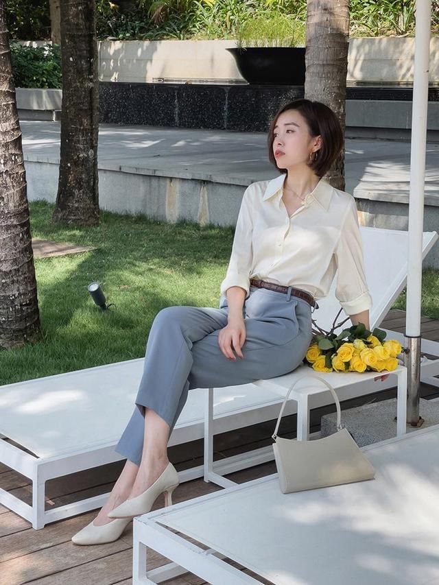 打底衫|奔四奔五的女人别乱穿，过度花俏不等于时髦，要明白简约即高级