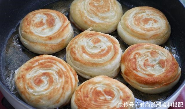 油酥饼做法并不难,掌握正确配方和比例,保证层层酥脆一碰就掉渣