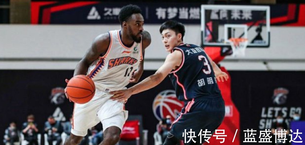 三分球|2战出场5.7分钟!袁堂文近乎被弃用!当初租借他的意义何在!