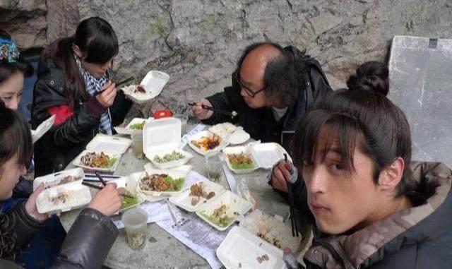 李雪健|明星在片场都没架子, 很接地气, 不摆谱, 大口吃盒饭