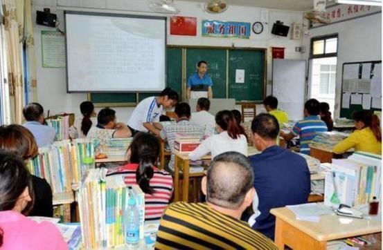 宝妈|“请班上倒数第一的家长发言”宝妈霸气回应3句话，老师羞愧道歉