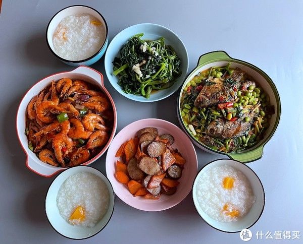 精灵|奶爸准备的晚餐,鱼虾配青菜,花钱不多吃得舒服,网友:用心生活