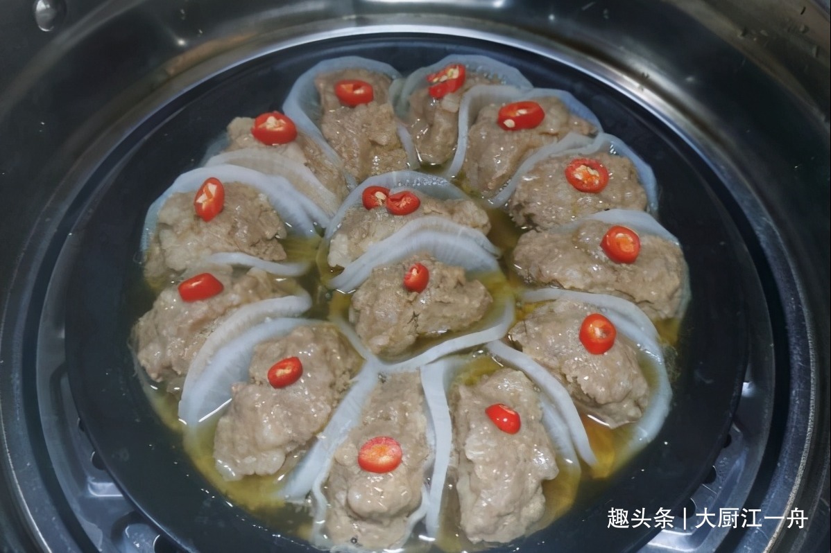 给年夜饭加道菜，“花开富贵”端上桌，寓意喜气洋洋，好看又好吃
