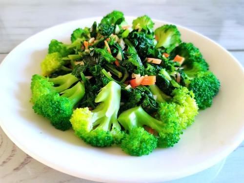 一个人的晚餐不偷懒,一饭一菜一果盘,照顾好自己的身体才是王道