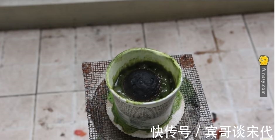 冰淇淋|他把「1千度铁球丢进冰淇淋里」 接下来的画面超治愈