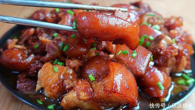 爱吃猪蹄要收藏,教你一个猪肉的家常做法,4斤猪脚不够吃