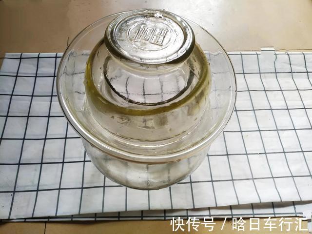 腌制|不管腌什么酸菜,牢记3个窍门,酸菜不烂不发霉,越放越好吃