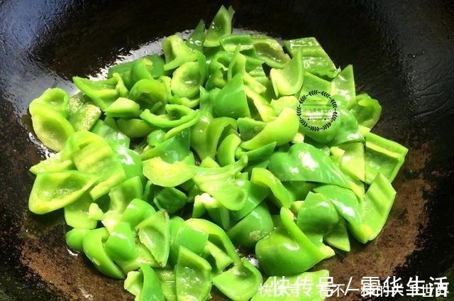 鸡蛋和它是“黄金搭档”,简单一炒,营养又下饭,孩子超爱吃