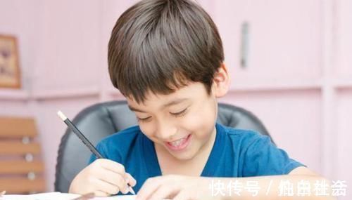 孩子|6岁孩子写作业到凌晨,宝爸询问后直接撕了作业本:咱不抄了