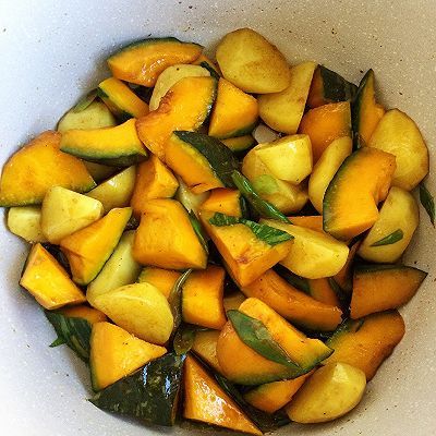 土豆焖南瓜|土豆焖南瓜