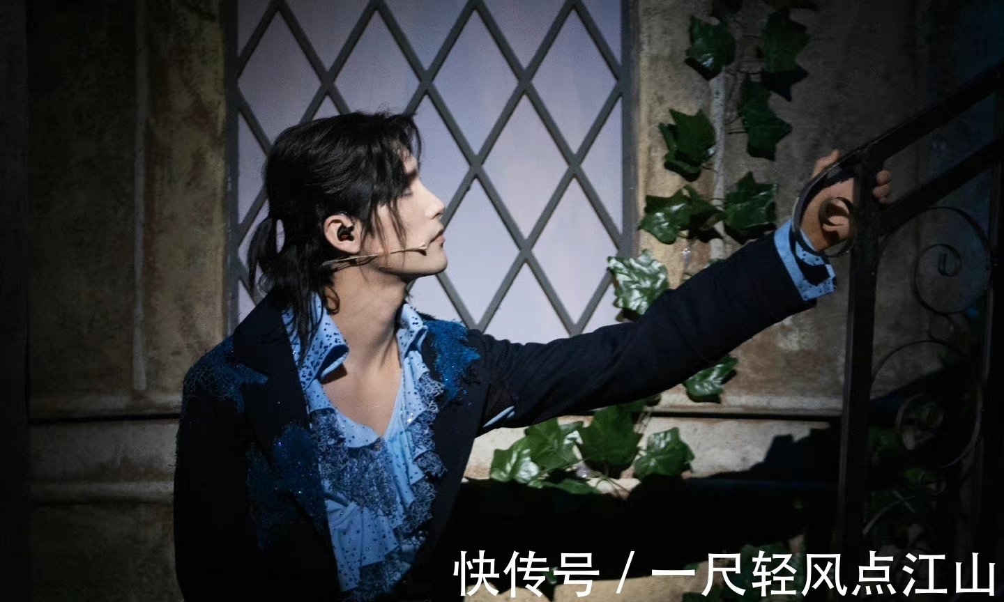 古典$他就像一幅古典的油画一样,真好看!