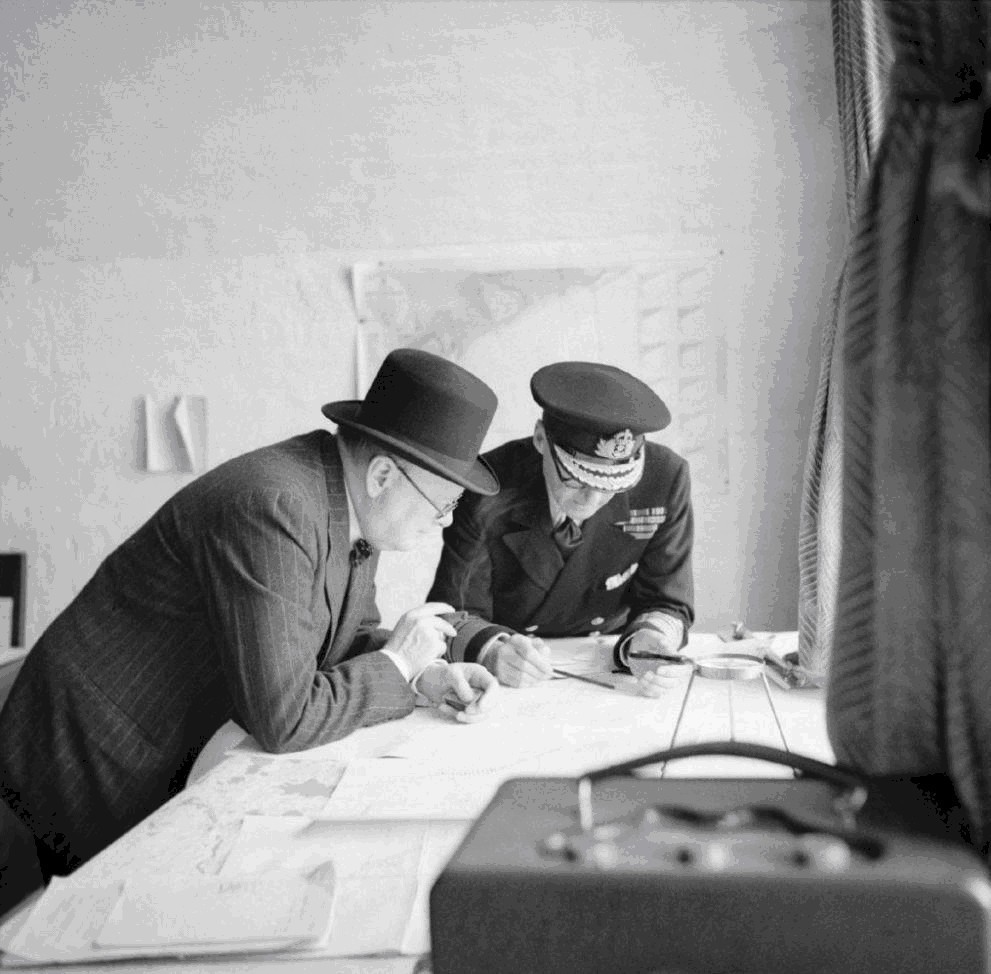 海滩|“我们将在海滩作战！”：黑白历史照片纪念敦刻尔克大撤退80周年