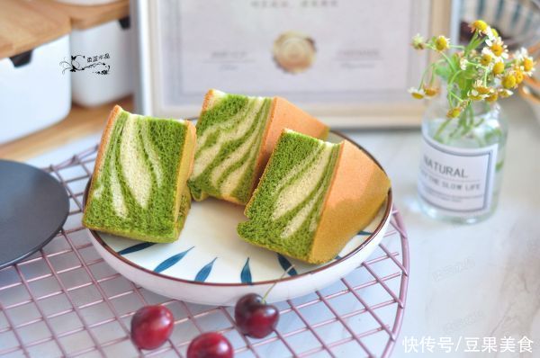 这道斑纹双色蛋糕，一上桌就被哄抢一空
