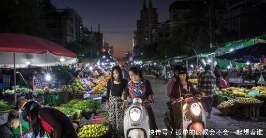 缅甸真实的夜生活富人与游客都在享受，穷人们却在出卖劳力！