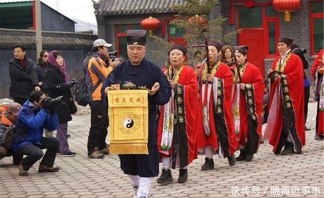 飞升|女道士宣称:将在9月9日得道飞升,引得数千人围观,结果怎样?