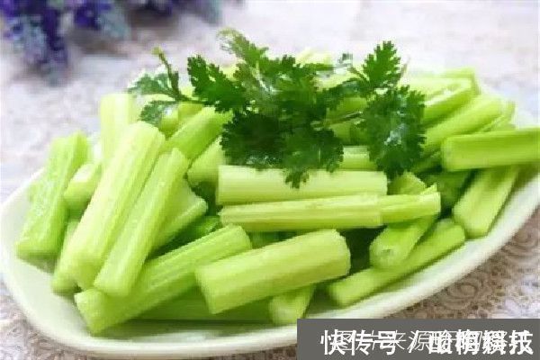 胃肠溃疡|芹菜的2个克星，万万不可一起吃，否则会给我们带来不必要的负担