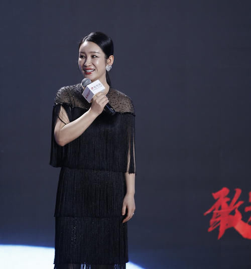 优雅|四十岁的女人适合戴什么样的耳环?珍珠耳环不错,复古优雅又高贵