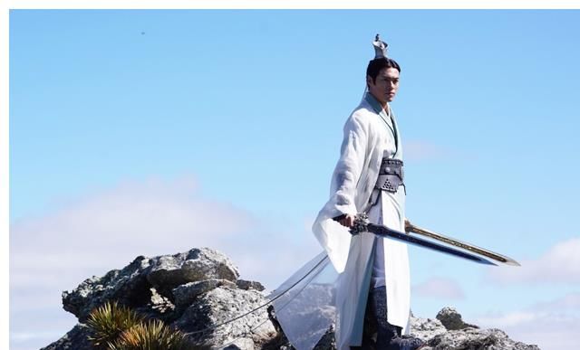 张飞|新版《三国》众神颠倒，刘备壮如白虎，张飞酱油，看到吕布爱了